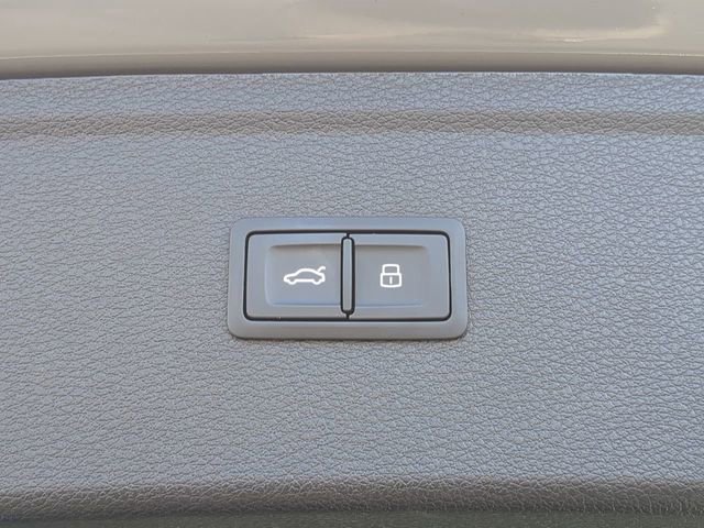 Used 2020 Audi SQ5 Prestige image 15