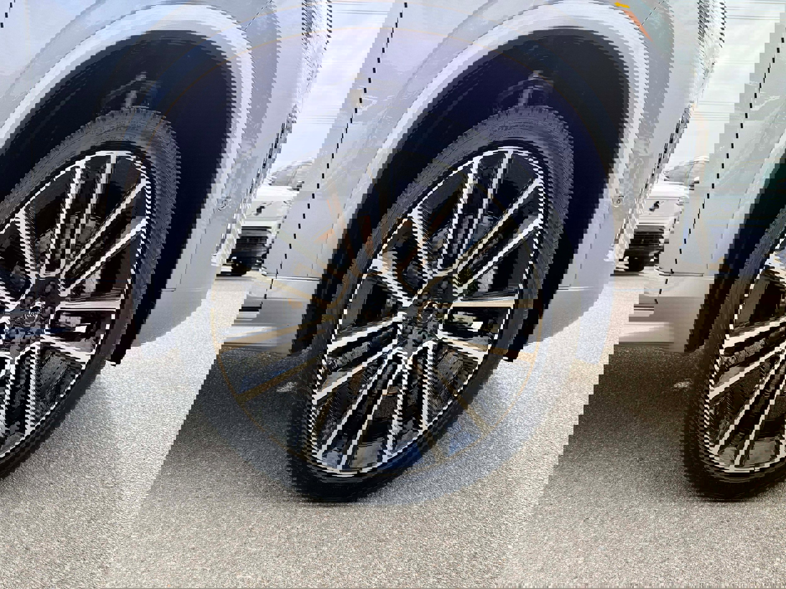 New 2026 Volvo XC90 B6 Ultra w/ Protection Package image 9