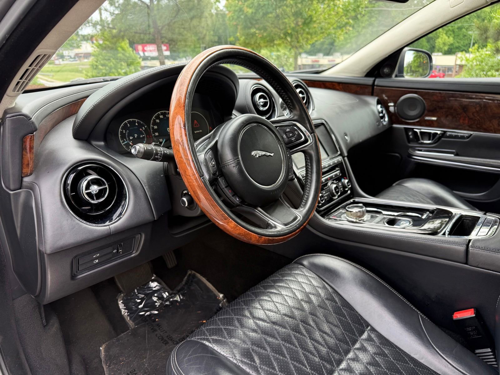 Used 2016 Jaguar XJ L Portfolio AWD/4WD image 21