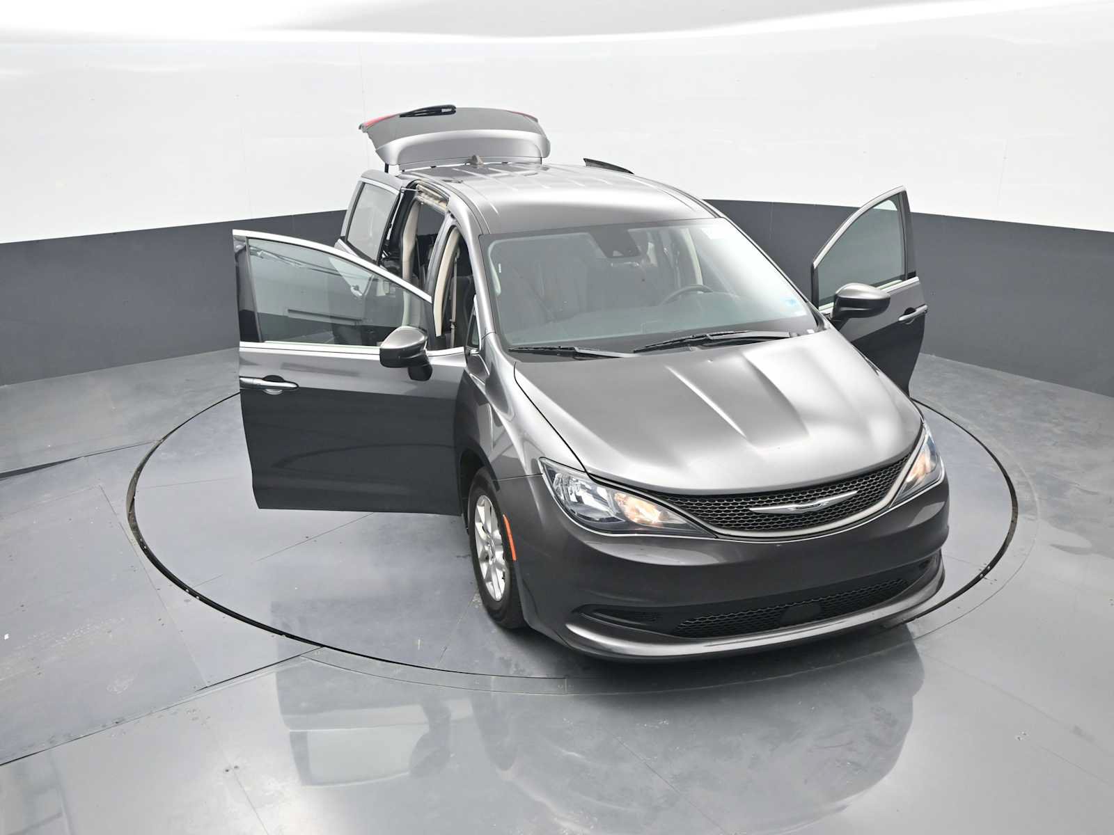 Used 2023 Chrysler Voyager LX FWD image 47
