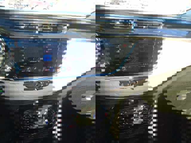 Used 2020 Buick Encore GX Essence w/ Experience Buick Package image 15