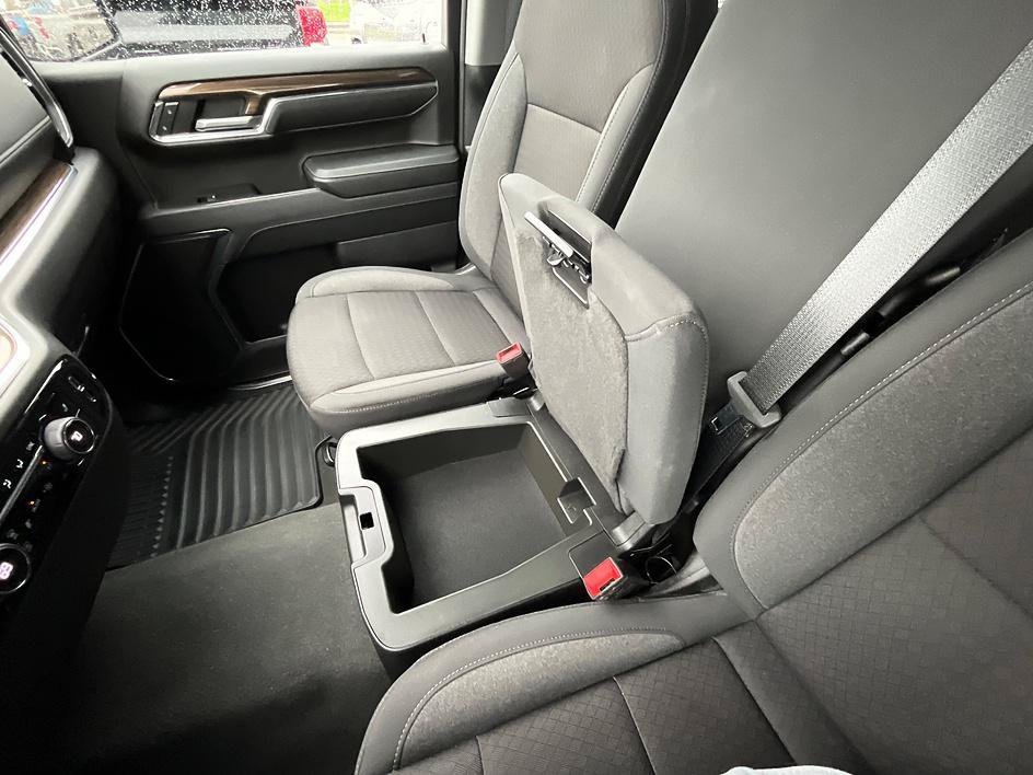 Used 2024 Chevrolet Silverado 1500 LT AWD/4WD image 23