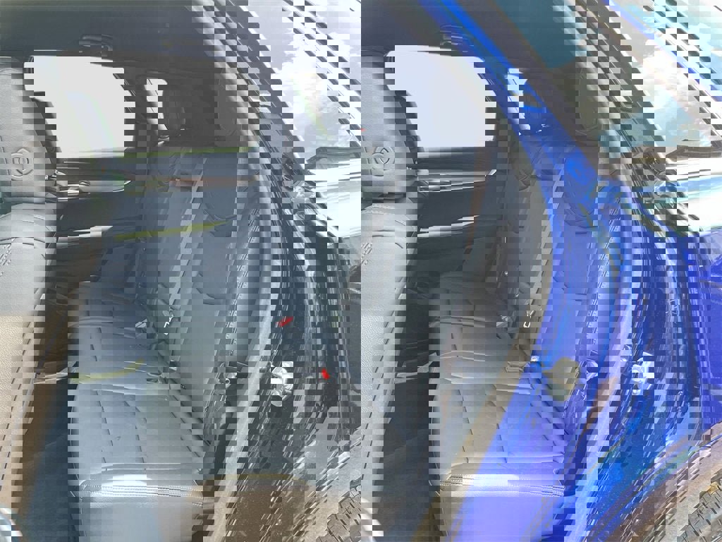 New 2025 Cadillac XT5 Luxury image 24