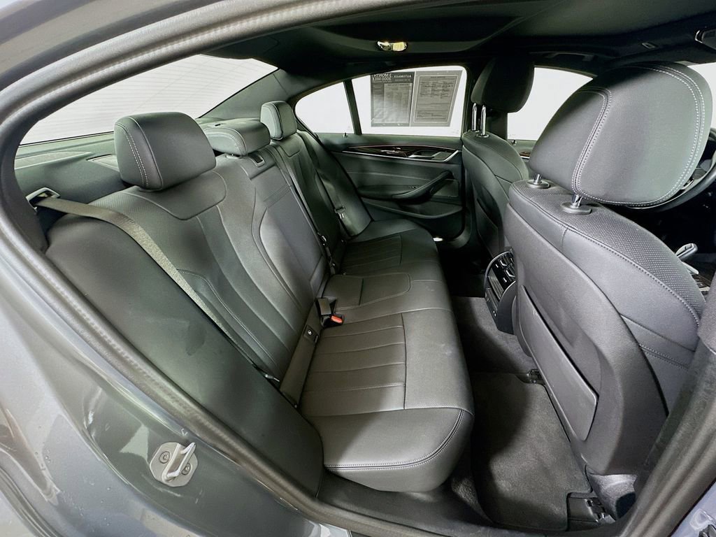 Used 2023 BMW 540i w/ Premium Package image 11