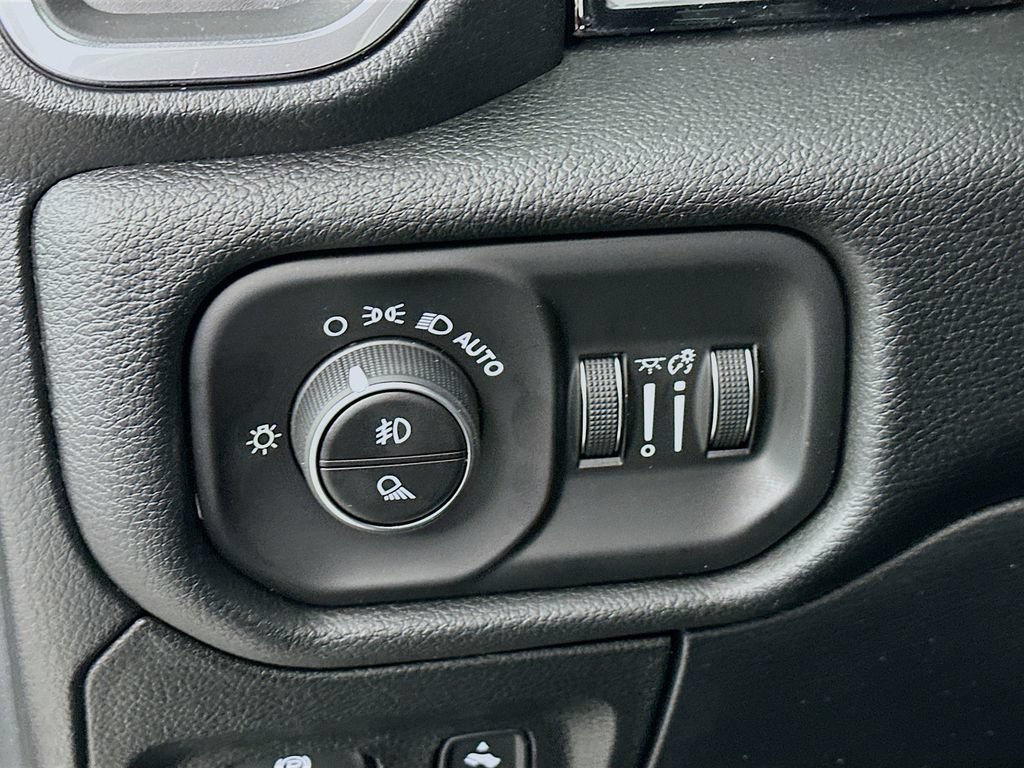 New 2026 RAM 1500 Laramie w/ Night Edition AWD/4WD image 15
