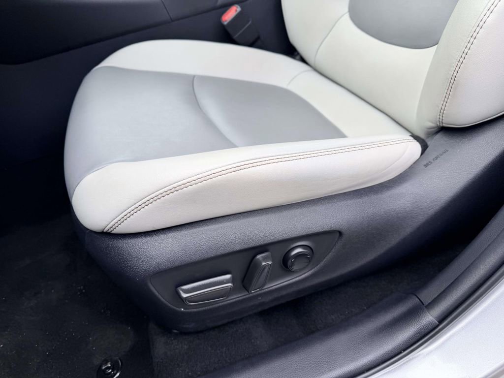 Certified 2021 Toyota RAV4 Limited image 18