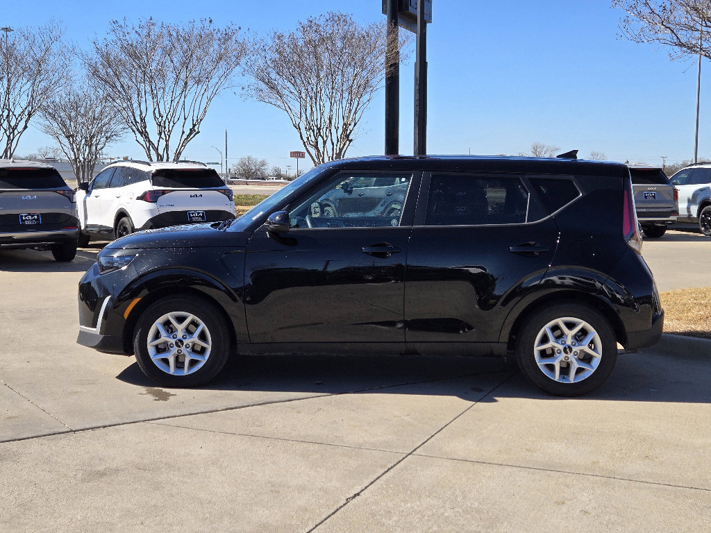 Certified 2025 Kia Soul S image 12