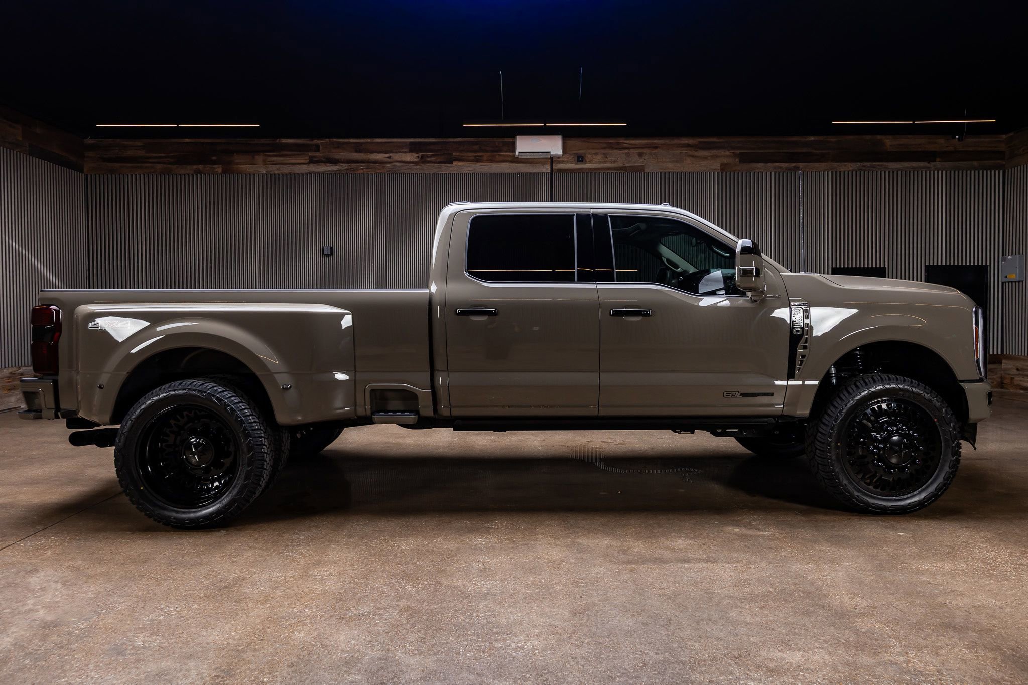 Used 2026 Ford F350 Platinum AWD/4WD image 11