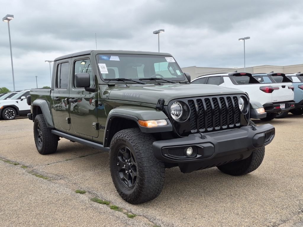 Used 2022 Jeep Gladiator Willys AWD/4WD image 2