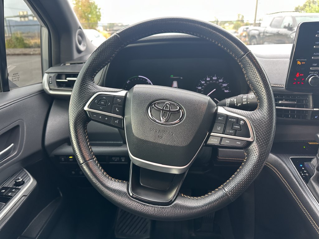 Used 2024 Toyota Sienna XLE Woodland Edition AWD/4WD image 20