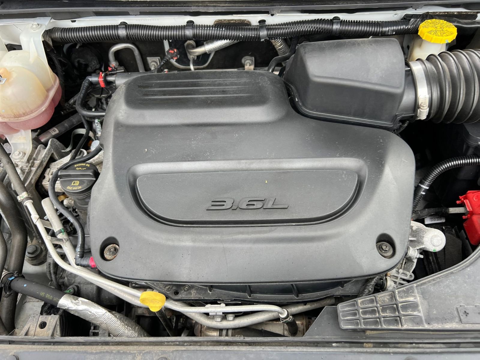 Used 2023 Chrysler Voyager LX image 36
