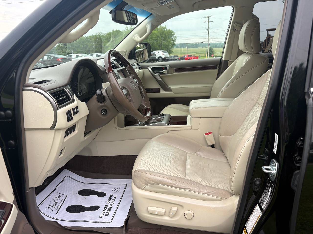 Used 2017 Lexus GX 460 Premium w/ Premium Package AWD/4WD image 8