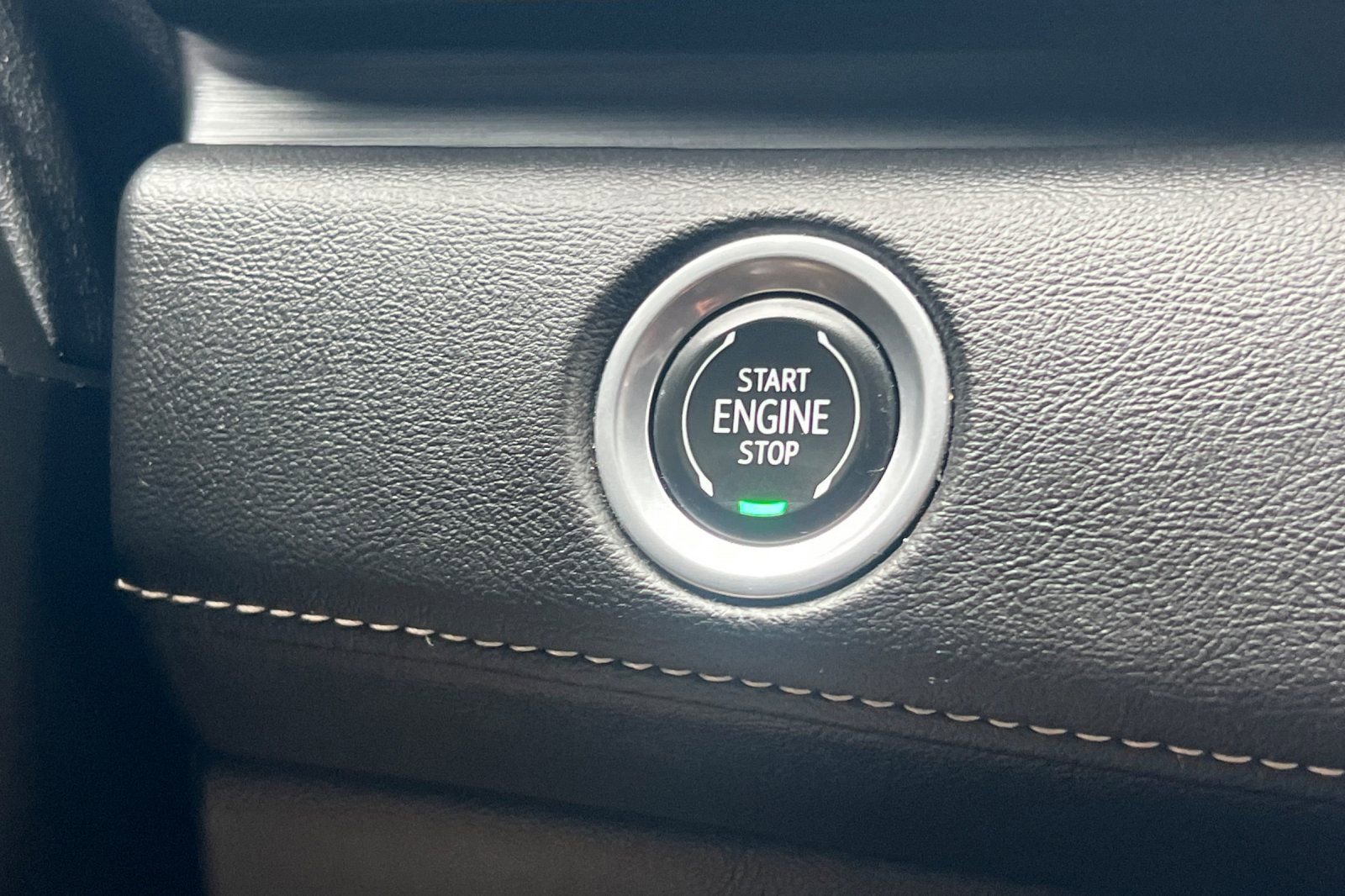 Used 2022 Cadillac Escalade Luxury image 23