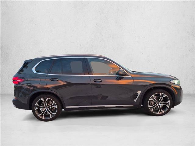 Used 2024 BMW X5 xDrive50e w/ Executive Package AWD/4WD image 4
