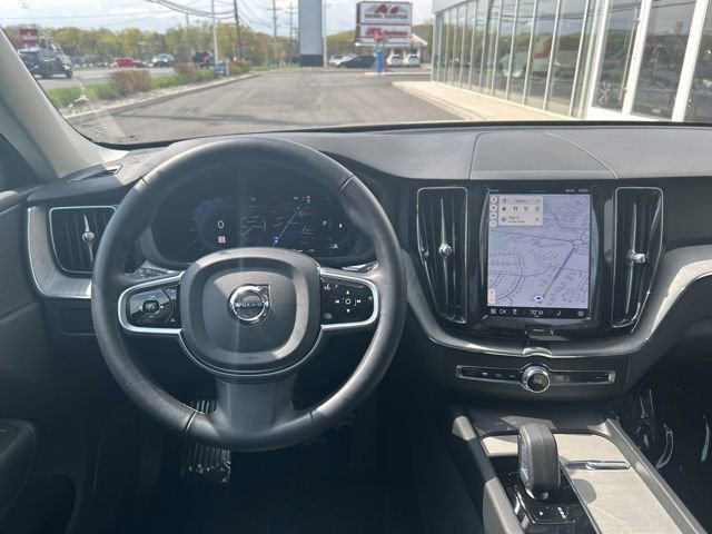 Certified 2025 Volvo XC60 B5 Plus AWD/4WD image 18