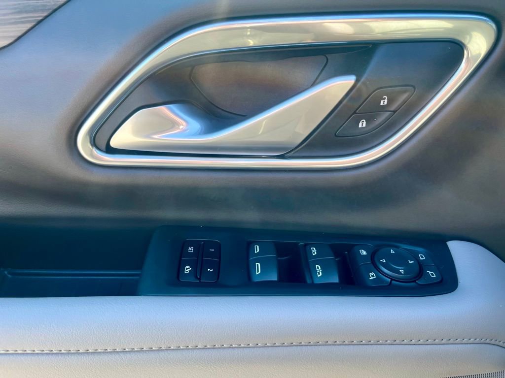 Used 2022 Chevrolet Tahoe Z71 w/ Z71 Off-Road Package image 12