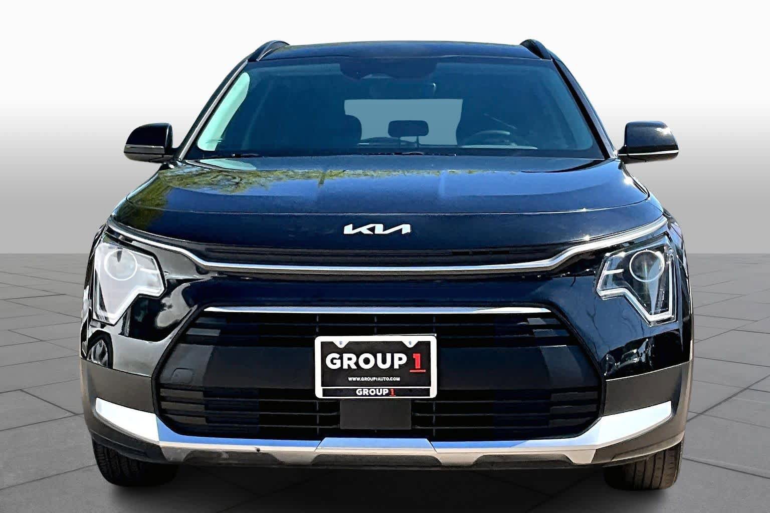 Used 2024 Kia Niro EX image 4
