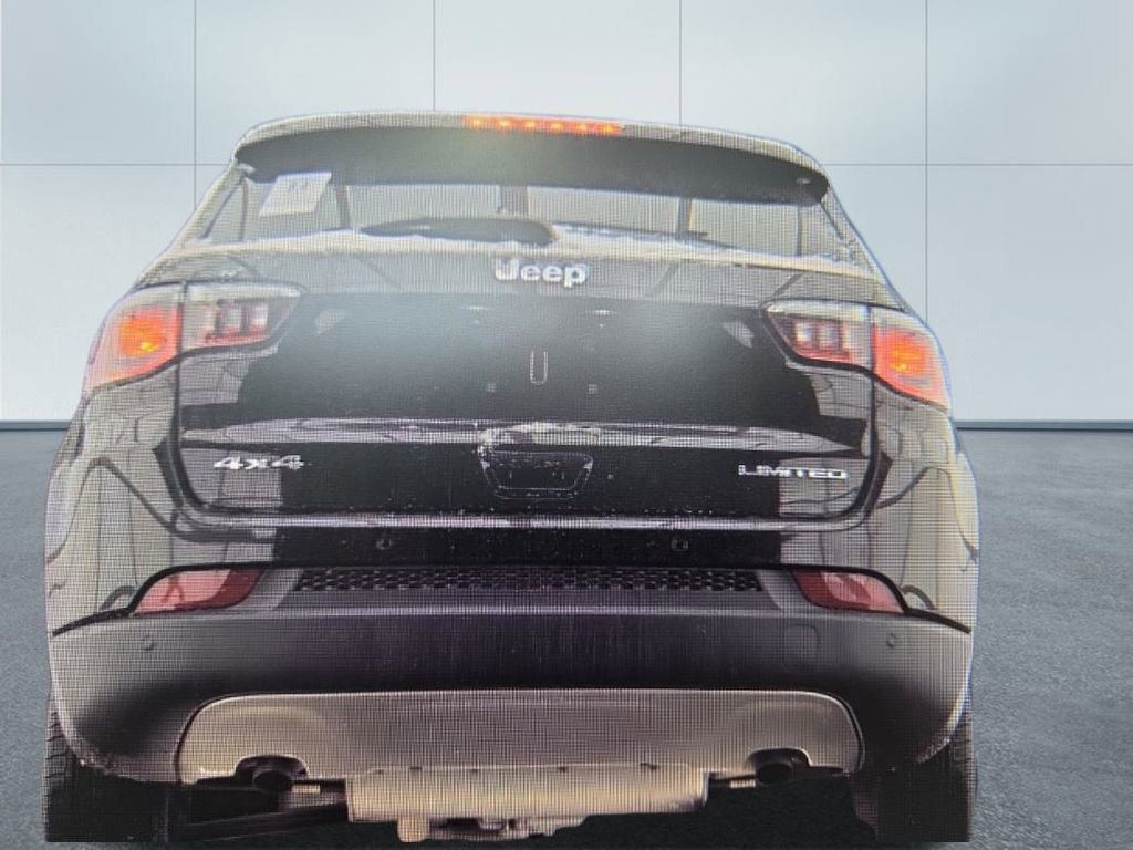 Used 2024 Jeep Compass Limited image 17