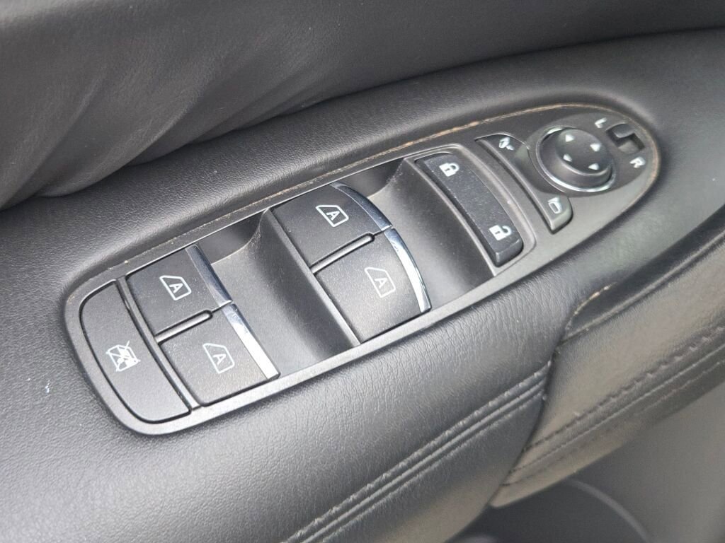 Used 2024 Nissan Armada SV image 23