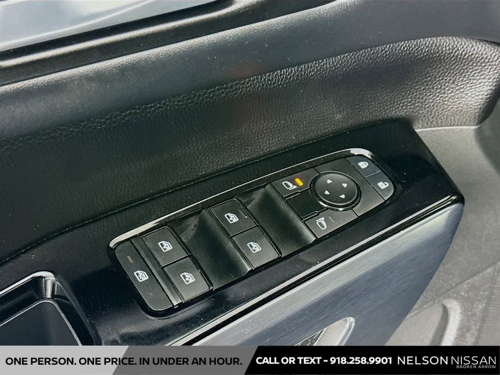 Certified 2025 Nissan Pathfinder SL image 18