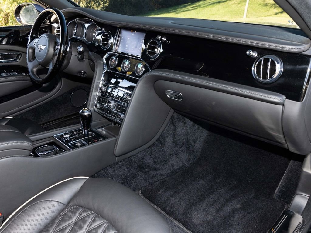 Used 2020 Bentley Mulsanne image 4