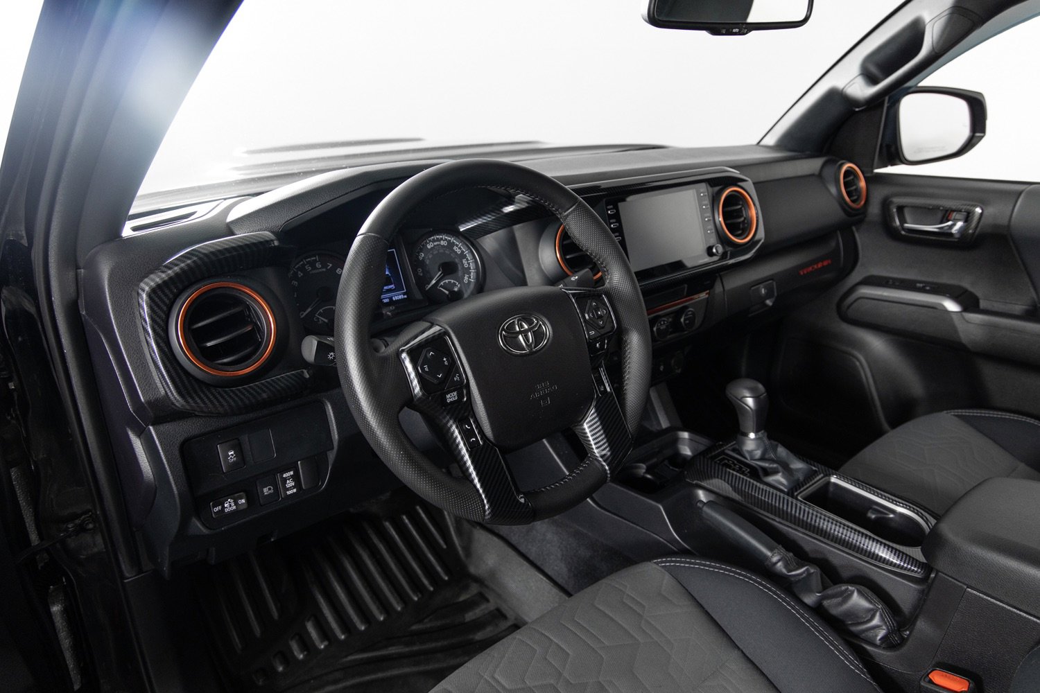Used 2022 Toyota Tacoma TRD Sport w/ Technology Package image 13