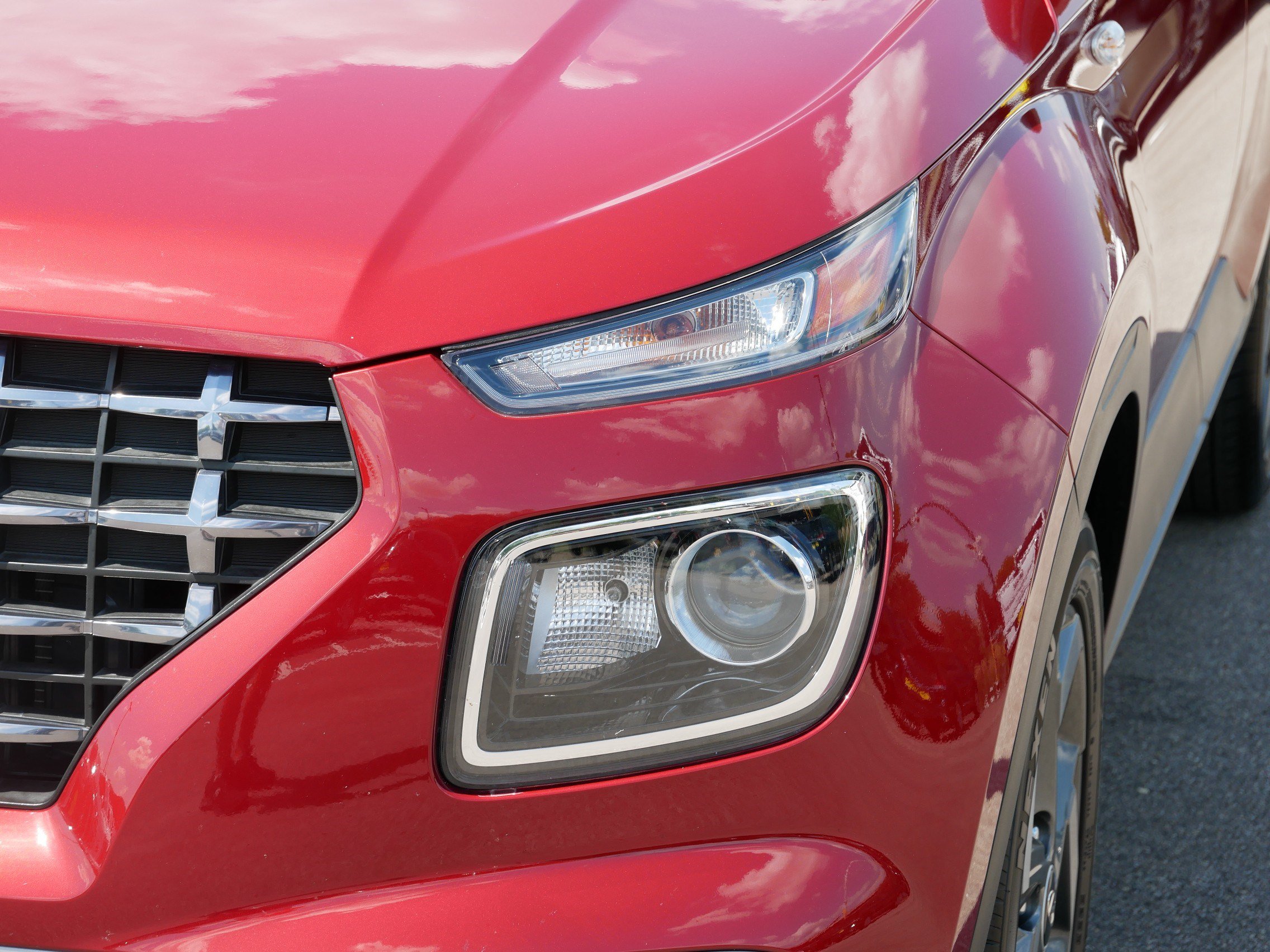 Certified 2024 Hyundai Venue SEL FWD image 16