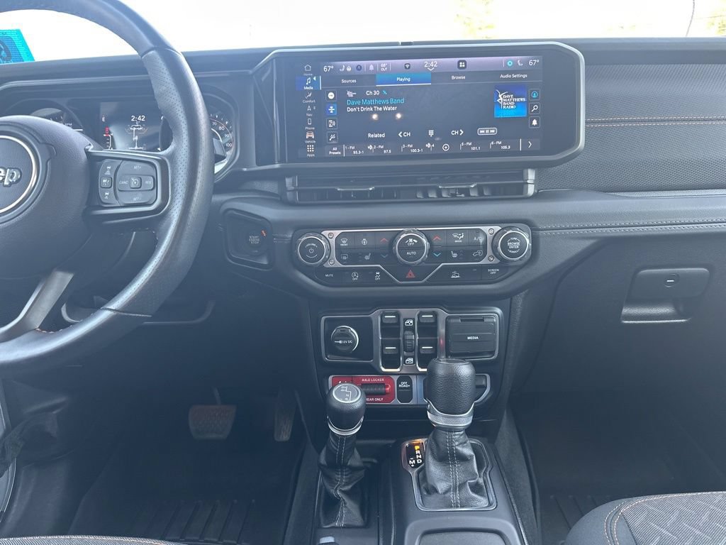 Used 2024 Jeep Gladiator Mojave w/ Technology Group AWD/4WD image 22