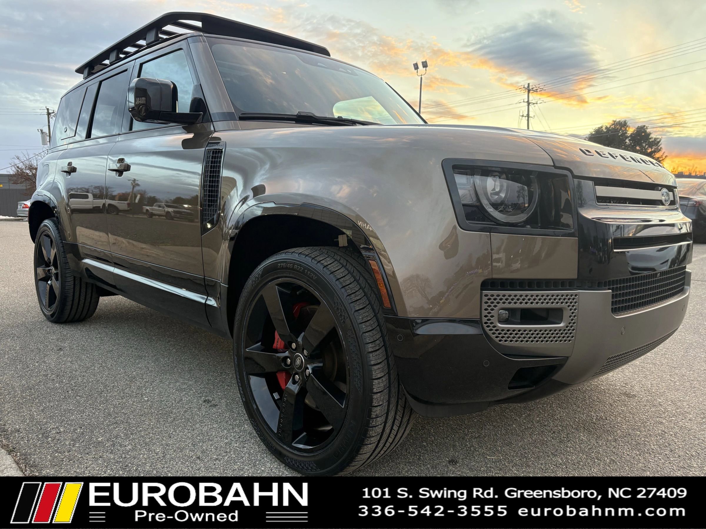 Used 2024 Land Rover Defender 110 X-Dynamic SE AWD/4WD image 25