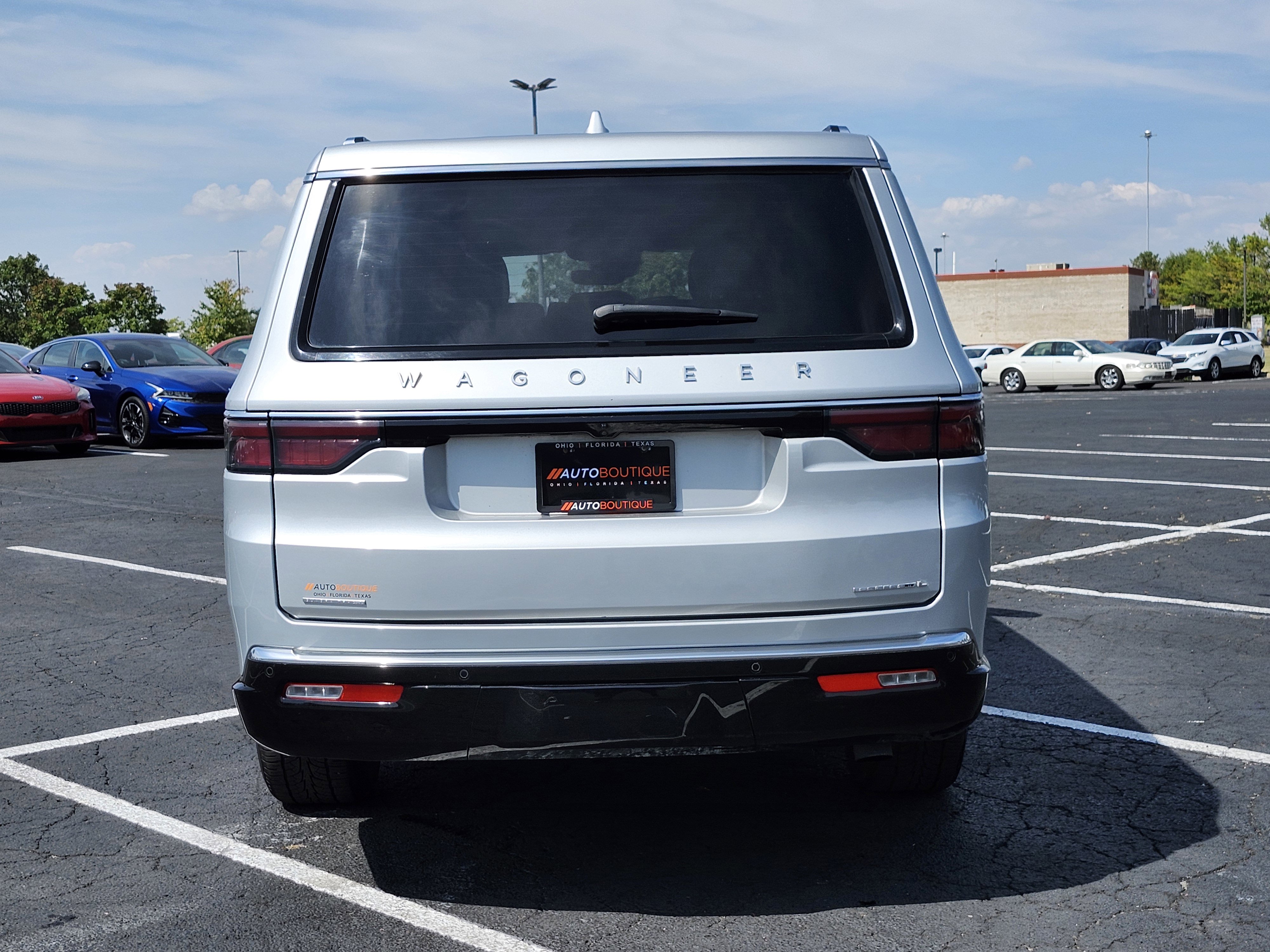 Used 2023 Jeep Wagoneer L Series II image 10