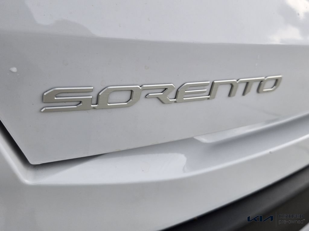 Certified 2026 Kia Sorento LX FWD image 15