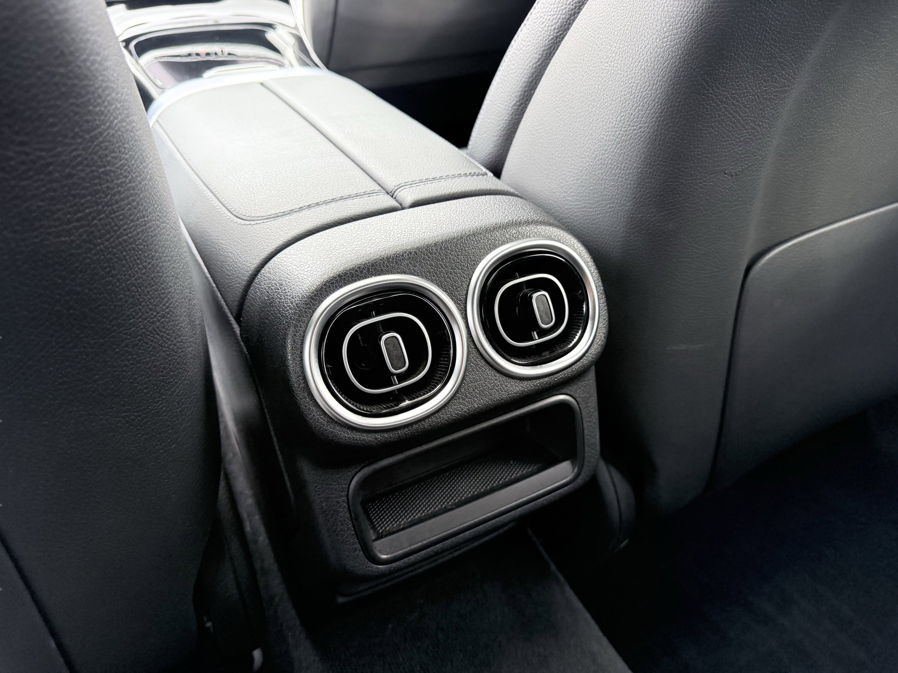 Used 2024 Mercedes-Benz GLC 300 4MATIC w/ AMG Line image 51