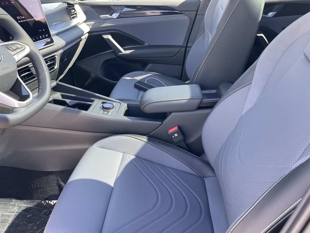New 2026 Volkswagen Tiguan SE R-Line FWD image 22