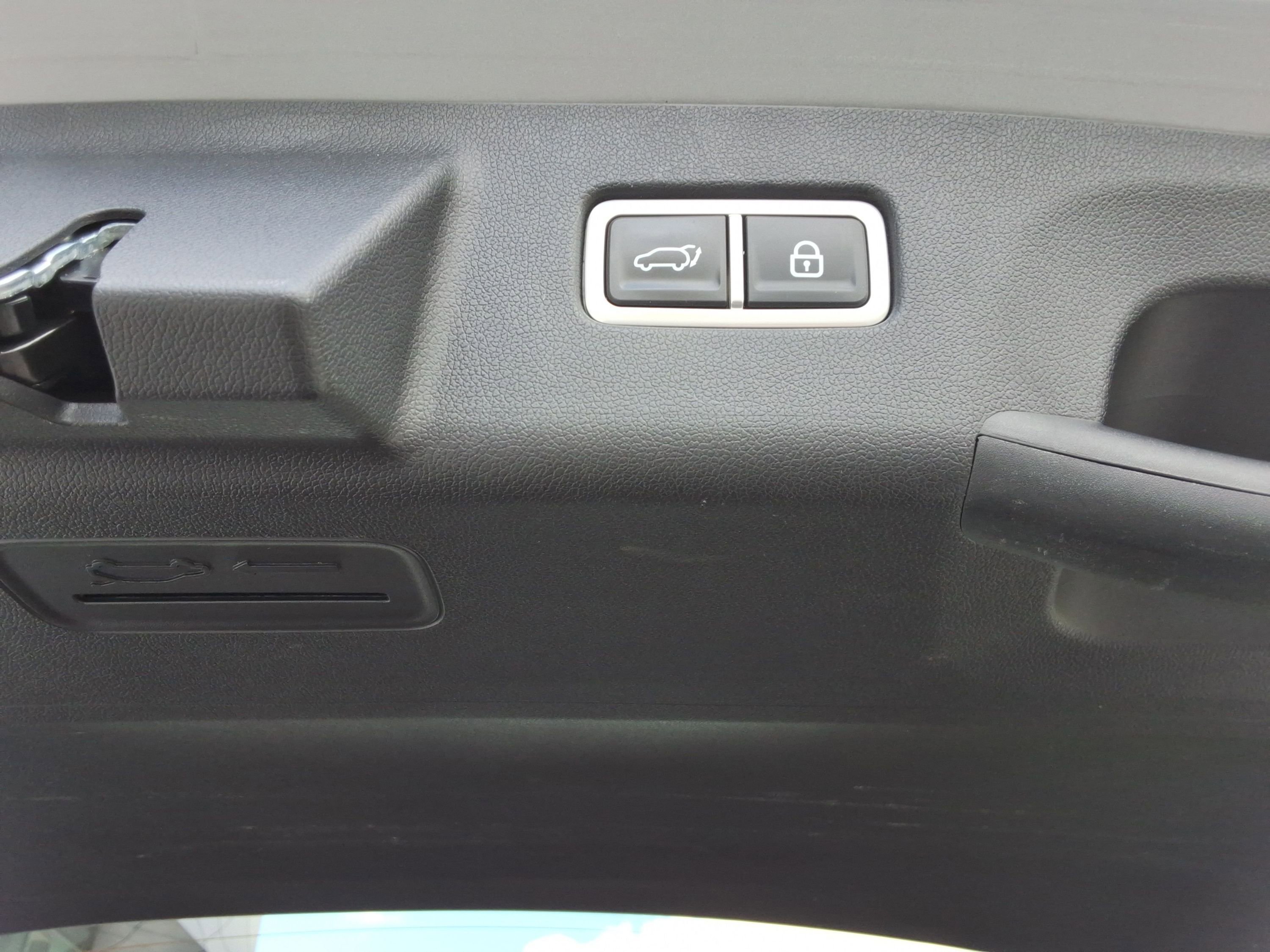 Used 2022 Kia Sorento SX Prestige w/ Rust Color Package image 24