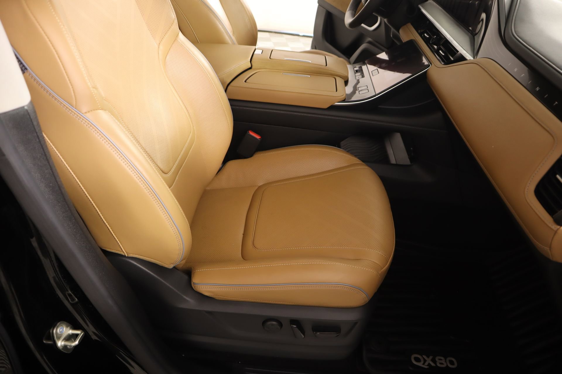 Used 2025 INFINITI QX80 Luxe image 13