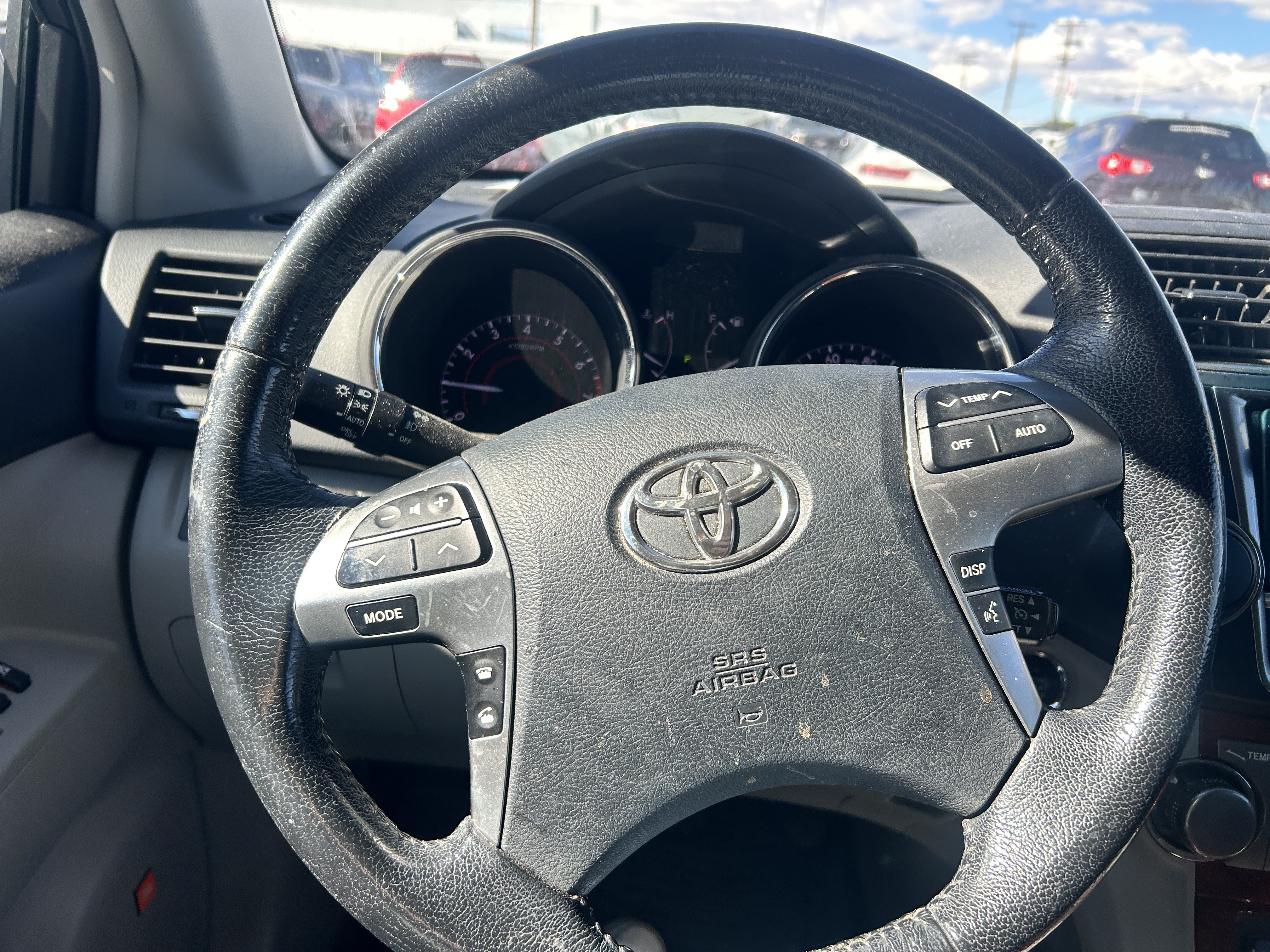 Used 2013 Toyota Highlander Limited AWD/4WD image 17
