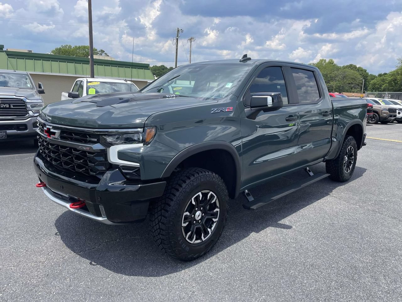 Used 2025 Chevrolet Silverado 1500 ZR2 w/ Technology Package AWD/4WD image 3