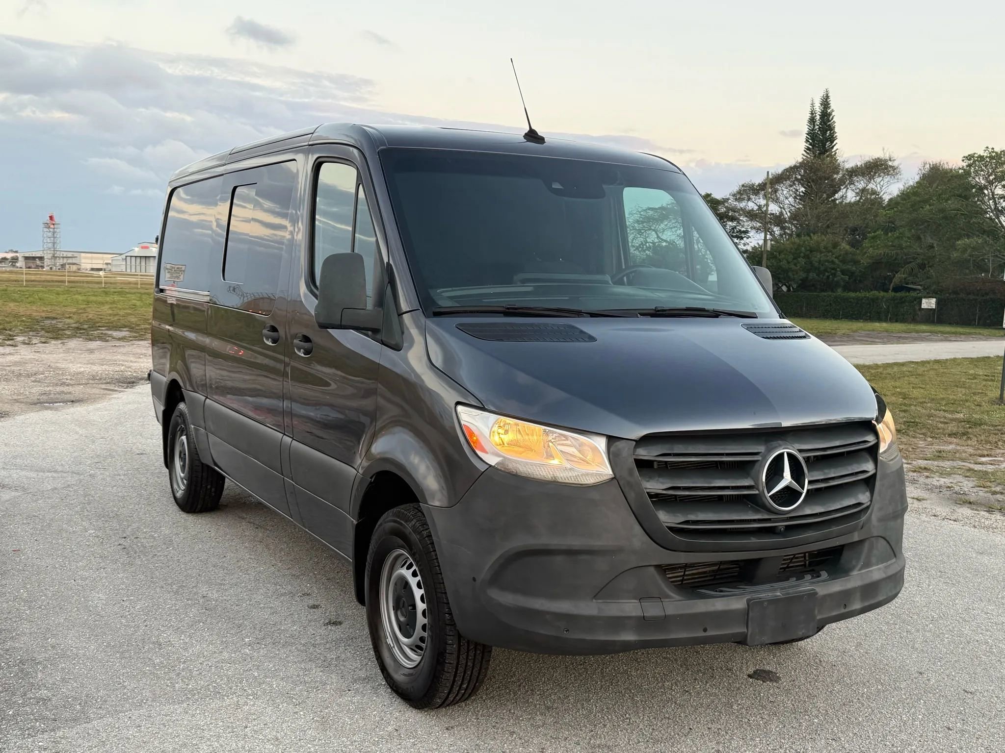 Used 2020 Mercedes-Benz Sprinter 1500 image 6
