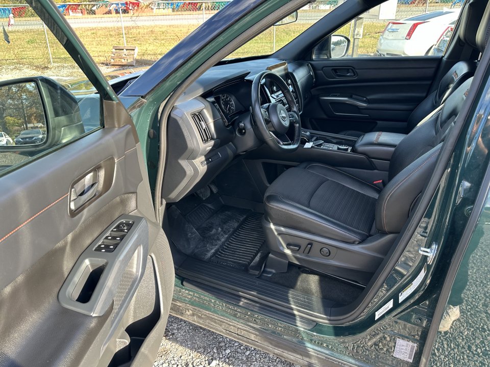 Used 2023 Nissan Pathfinder Rock Creek image 13
