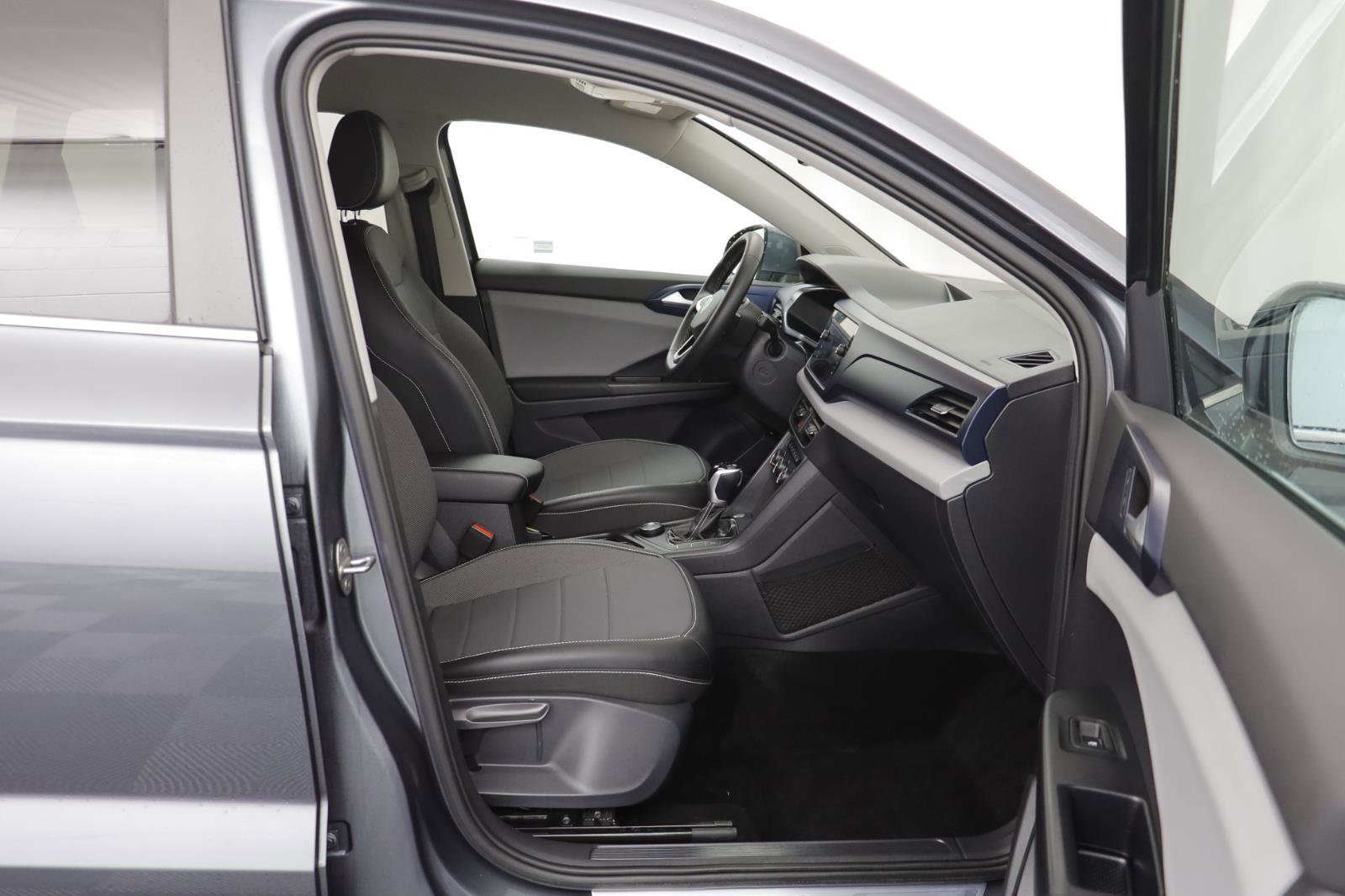 Used 2022 Volkswagen Taos SE image 18