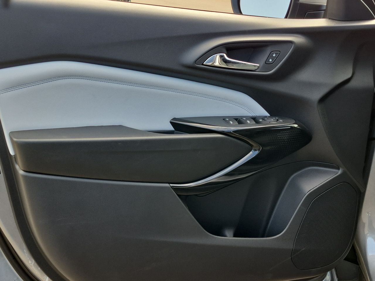 New 2026 Chevrolet Trax LT w/ Driver Confidence Package FWD image 22