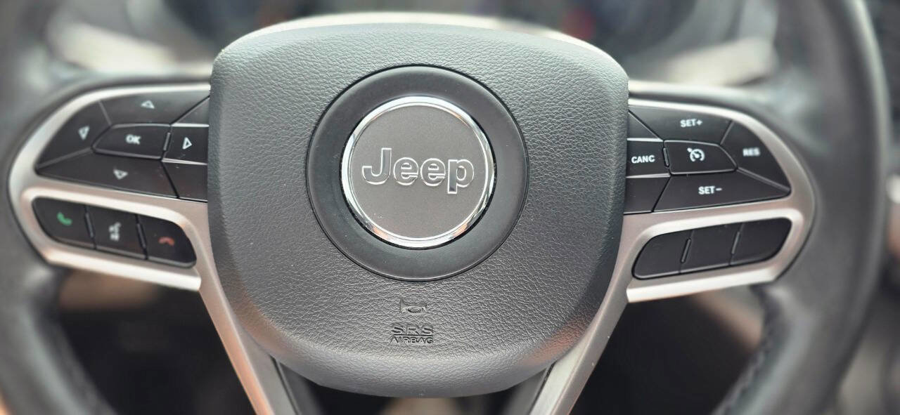 Used 2019 Jeep Cherokee Latitude Plus w/ Comfort/Convenience Group image 19