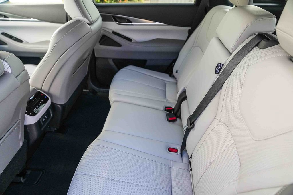 Certified 2026 INFINITI QX60 Pure w/ Cargo Package FWD image 16