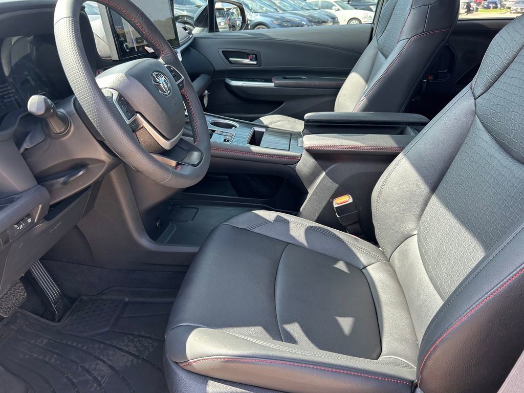 Certified 2025 Toyota Sienna XSE w/ XSE Plus Package FWD image 11