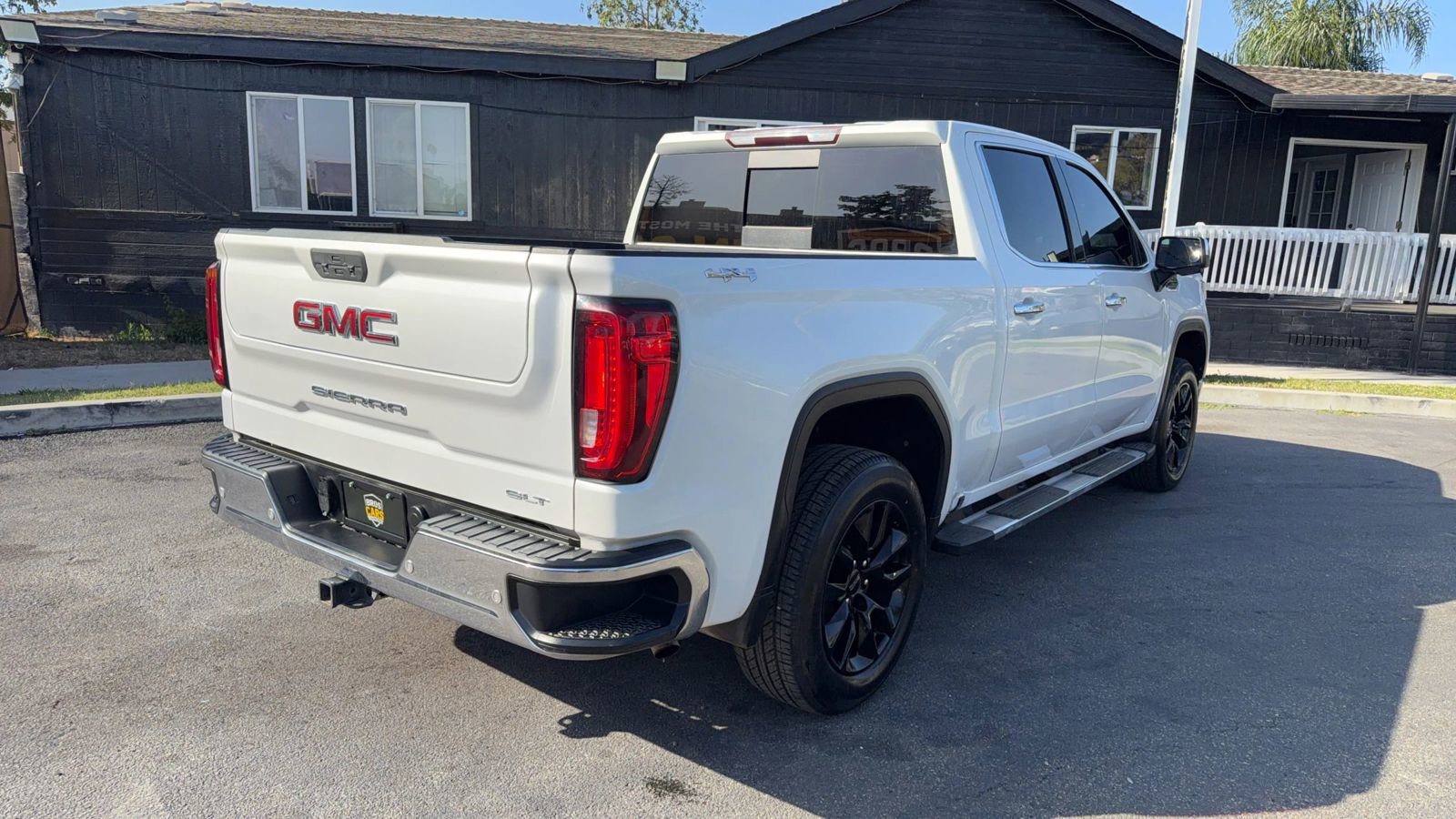 Used 2019 GMC Sierra 1500 SLT w/ SLT Premium Plus Package AWD/4WD image 8