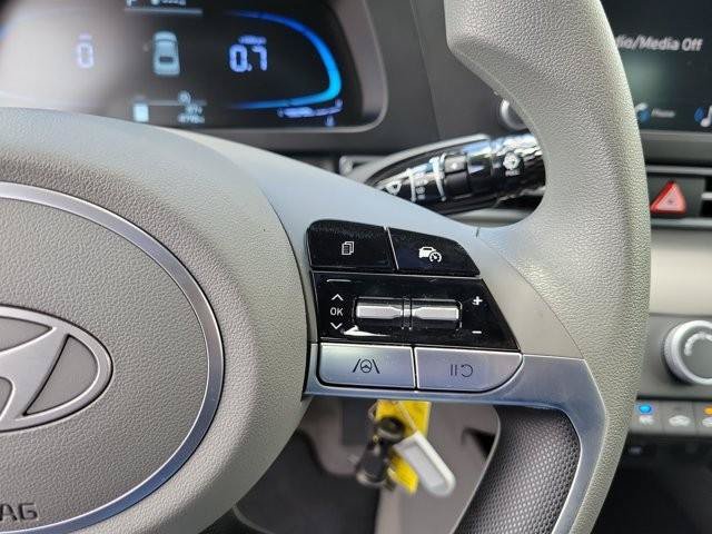 Certified 2026 Hyundai Elantra SE FWD image 27