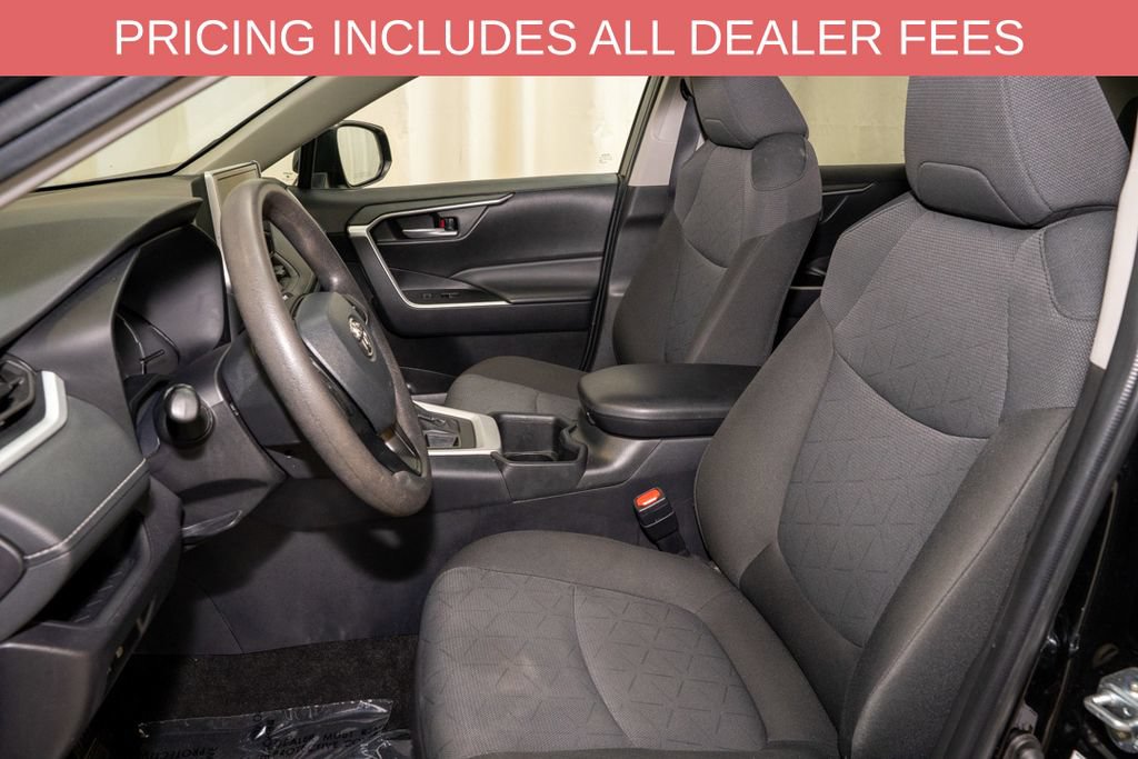 Used 2025 Toyota RAV4 XLE AWD/4WD image 10