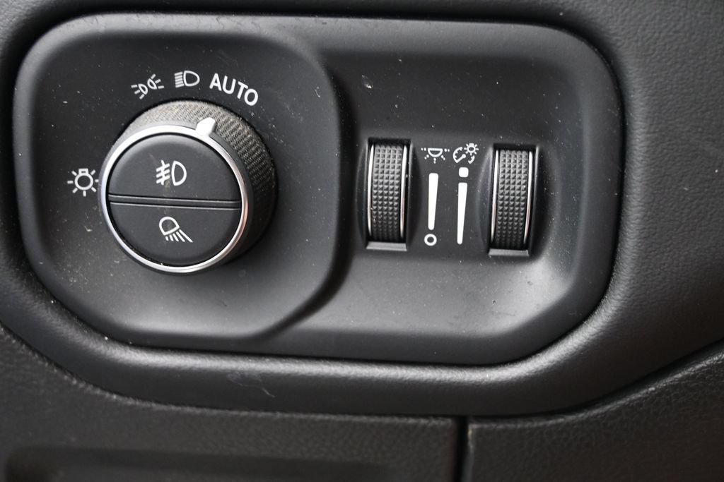 Used 2022 RAM 1500 Limited w/ Body-Colour Bumper Group AWD/4WD image 35