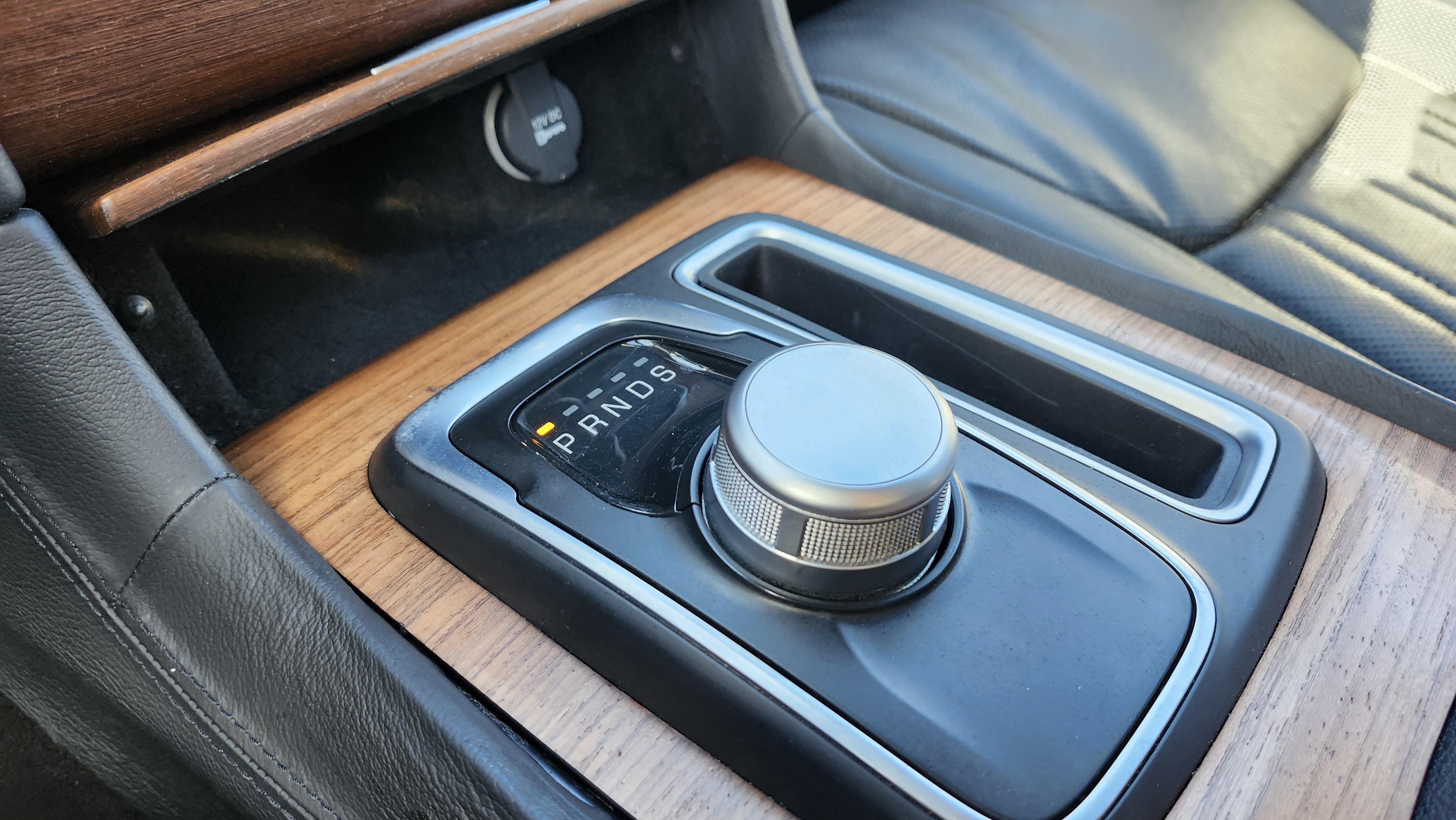 Used 2016 Chrysler 300 C Platinum image 33