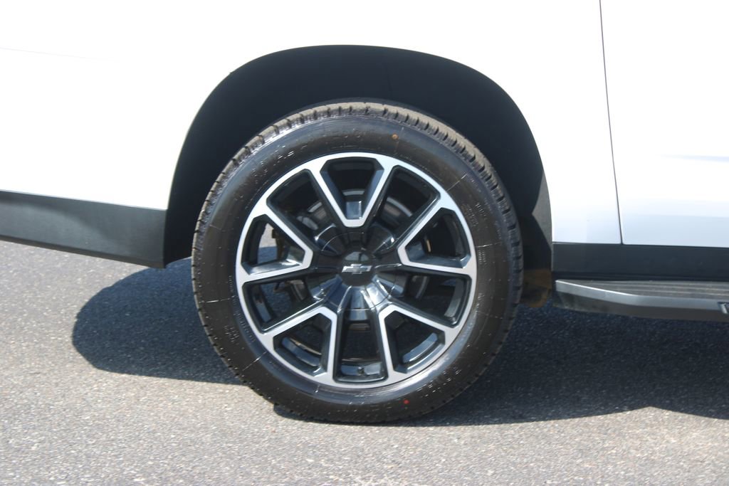 Used 2021 Chevrolet Suburban RST image 13